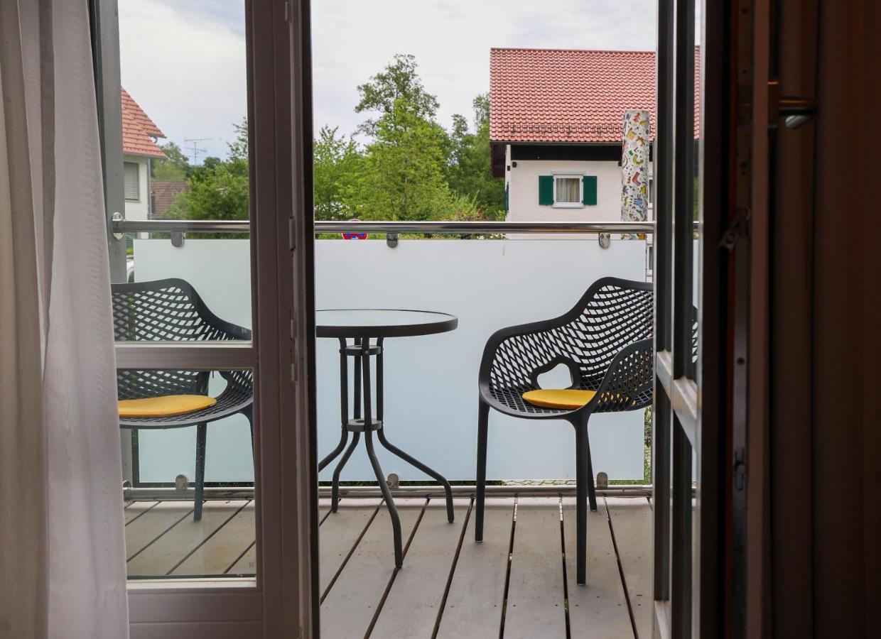 Sopherl Am See - Fruehstueck Auf Der Seeterrasse, Sehr Ruhig Und Wunderschoen Am See, 3 Minuten Nach Oberpfaffenhofen, Viele Radtouren, Restaurants & Cafes In Der Umgebung Wessling Exterior foto