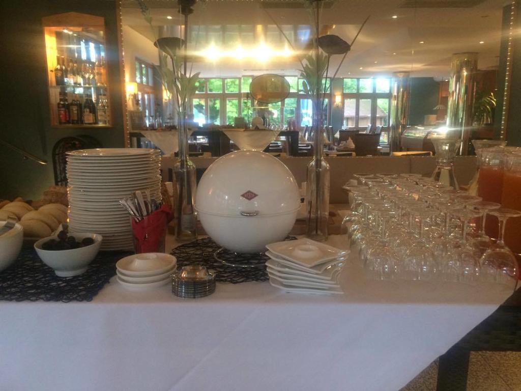 Sopherl Am See - Fruehstueck Auf Der Seeterrasse, Sehr Ruhig Und Wunderschoen Am See, 3 Minuten Nach Oberpfaffenhofen, Viele Radtouren, Restaurants & Cafes In Der Umgebung Wessling Exterior foto