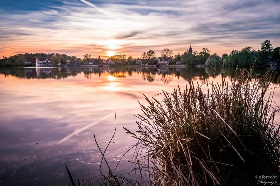 Sopherl Am See - Fruehstueck Auf Der Seeterrasse, Sehr Ruhig Und Wunderschoen Am See, 3 Minuten Nach Oberpfaffenhofen, Viele Radtouren, Restaurants & Cafes In Der Umgebung Wessling Exterior foto