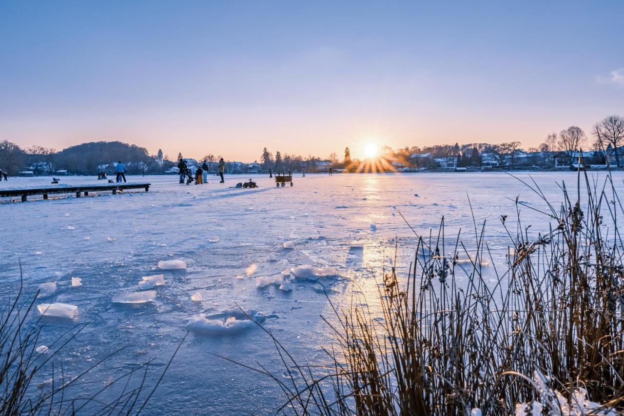Sopherl Am See - Fruehstueck Auf Der Seeterrasse, Sehr Ruhig Und Wunderschoen Am See, 3 Minuten Nach Oberpfaffenhofen, Viele Radtouren, Restaurants & Cafes In Der Umgebung Wessling Exterior foto