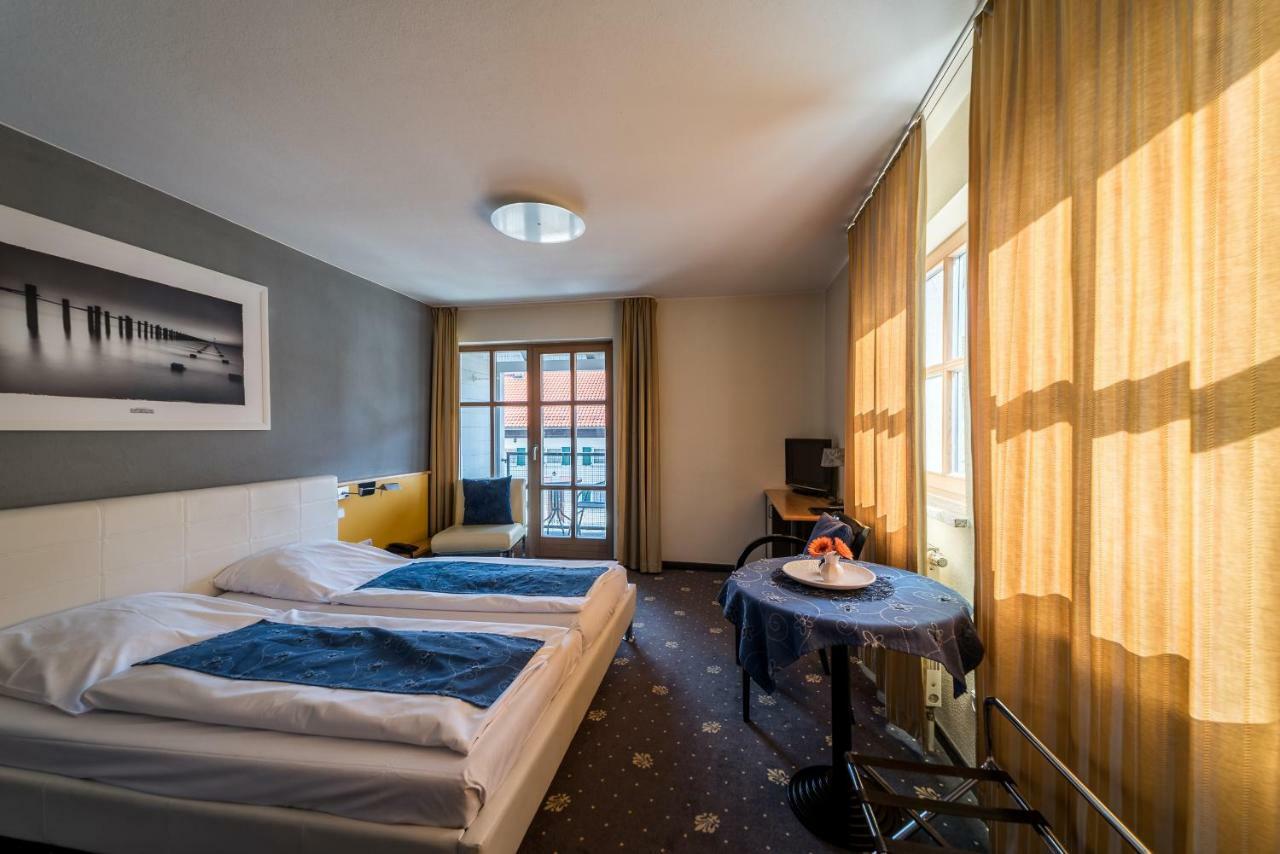Sopherl Am See - Fruehstueck Auf Der Seeterrasse, Sehr Ruhig Und Wunderschoen Am See, 3 Minuten Nach Oberpfaffenhofen, Viele Radtouren, Restaurants & Cafes In Der Umgebung Wessling Exterior foto